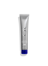 Protector solar diario transparente de amplio espectro con FPS 50